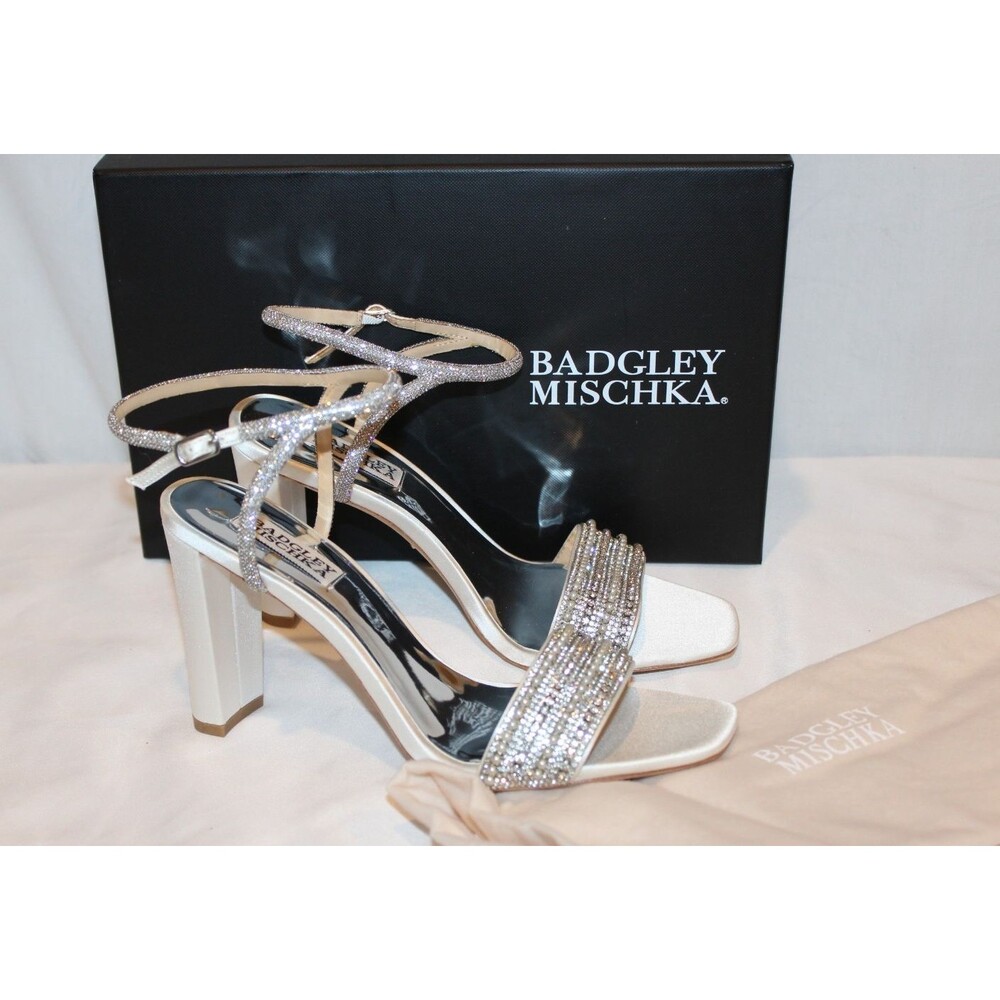 Badgley Mischka Women Kari Block Heel Crystal Pearl Sandals White Silver $235 8